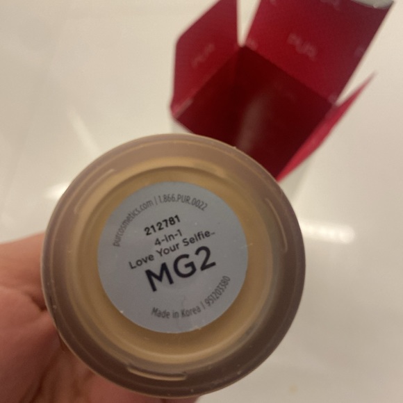 Pür Cosmetics 4 in 1 Love Your Selfie Foundation & Concealer - Picture 5 of 5